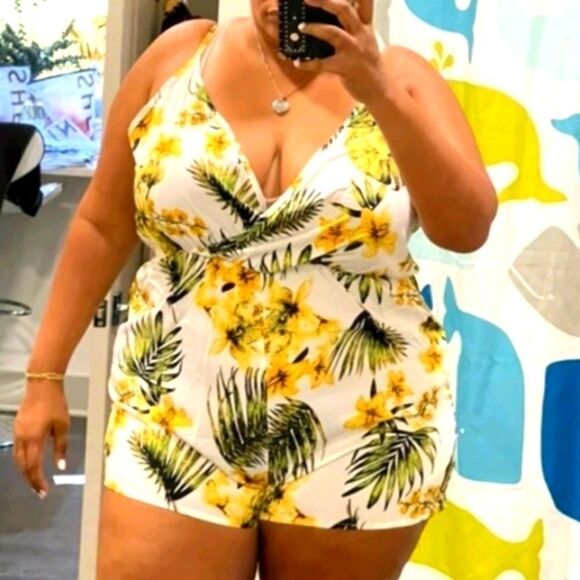 𝅺brand NEW WOMEN'S TROPICAL PRINTED ROMPER SZ 0X(12) - Picture 1 of 7